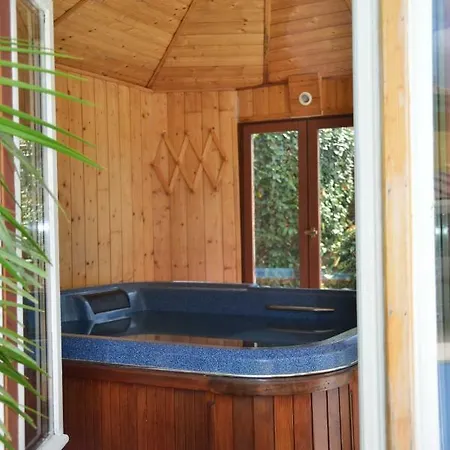 D Jacuzzi Piscine Sauna Prives *