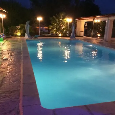 D Jacuzzi Piscine Sauna Prives
