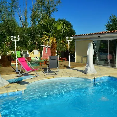D Jacuzzi Piscine Sauna Prives * Villematier